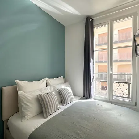 Hotel My *